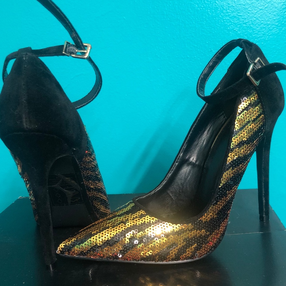 Scene Gema Black & Gold Sequence Shoes